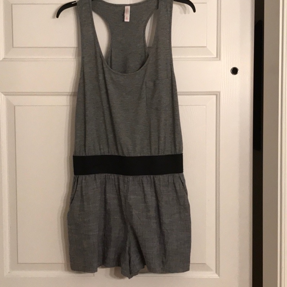 Cute Romper mixed grey colors SZ XL EUC